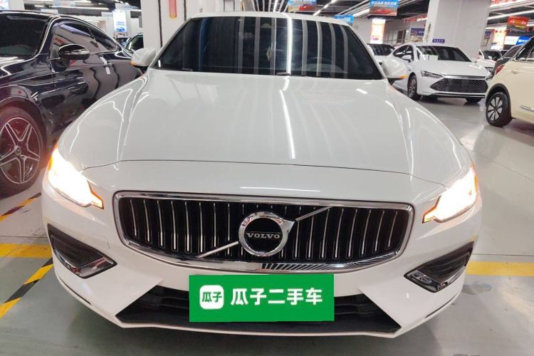 Used Volvo S60 2021 T4 Zhiyi Luxury Edition
