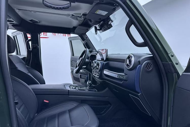 Used Beijing Auto BJ40 2019 PLUS 2.3T Automatic Four-Wheel Drive Premium Edition China VI
