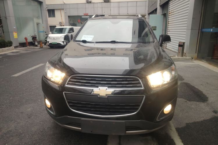 Used Chevrolet Captiva 2015 2.4L 4x4 Flagship Edition 7-Seater
