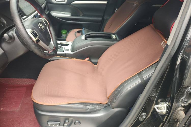 Used Toyota Highlander 2018 2.0T Four-Wheel Drive Luxury Edition 7 Seats China V Emission Standard