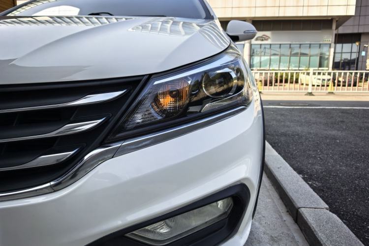 Used Baojun 310W 2017 1.5L Manual Fashion Model China V
