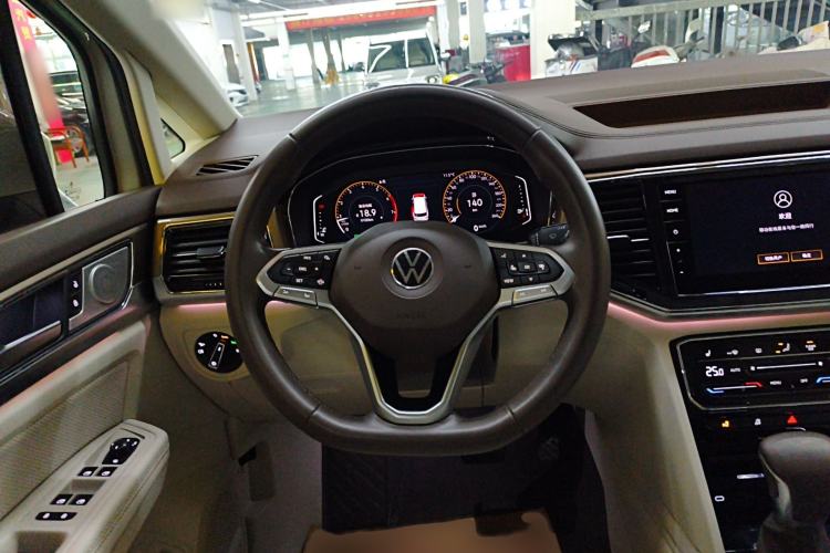 Used Volkswagen Viloran 2020 330TSI Luxury Edition

