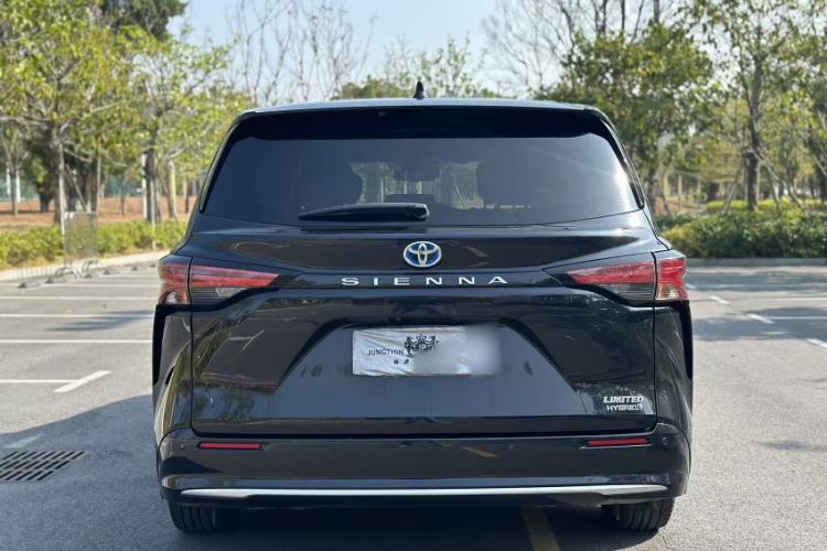 Used Toyota Sienna 2021 2.5L Hybrid Premium Edition