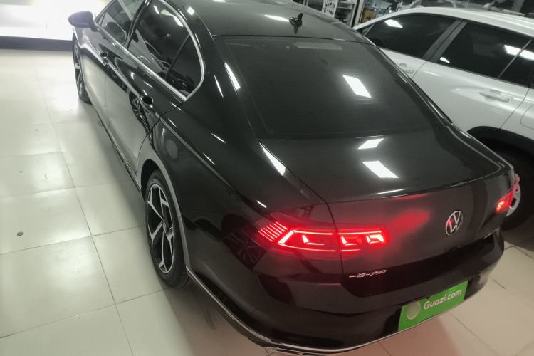 Used Volkswagen Magotan 2023 2 Million Units Limited Edition 330TSI DSG Leading Version
