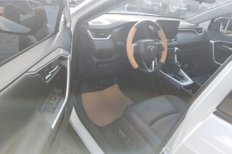 Used Toyota RAV4 2023 2.0L CVT Two-Wheel Drive Fashion Plus Edition
