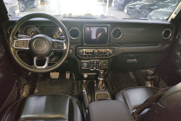 Used  Gladiator 2022 3.6L Pioneer Edition
