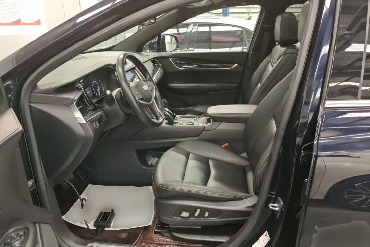 Used Cadillac XT5 2021 2.0T Two-Wheel Drive Luxury Version