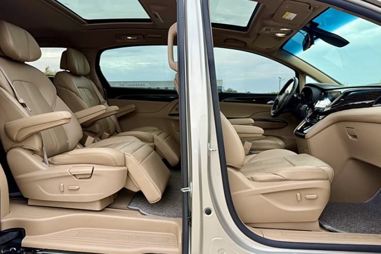 Used Buick GL8 2017 ES 28T Luxury Model China V Standard
