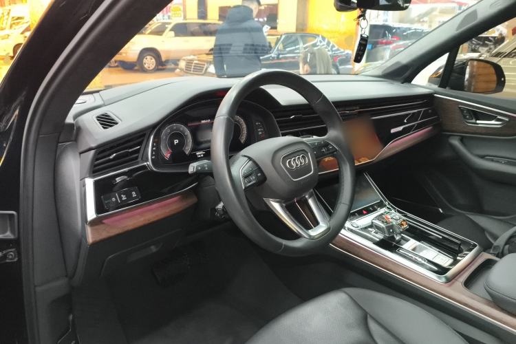 Used Audi Q7 2022 55 TFSI quattro S line Sport model