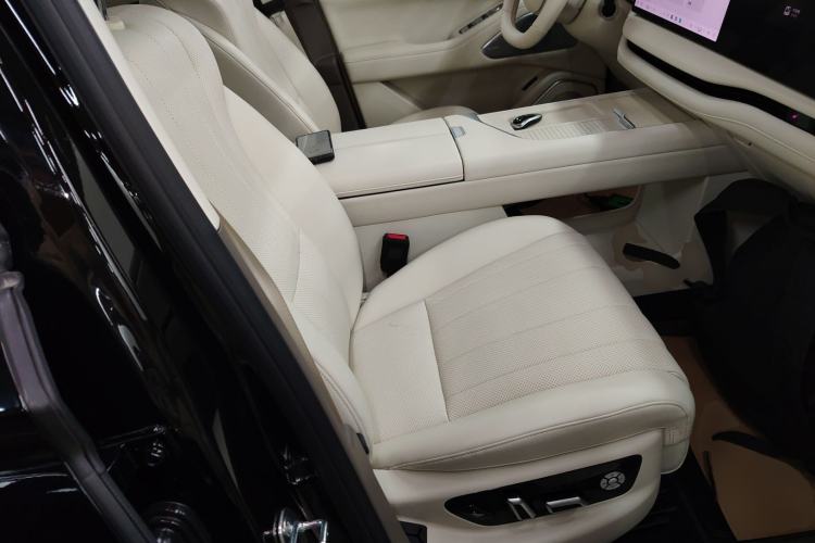 Used Wey Lanshan 2025 Four-Wheel Drive Max
