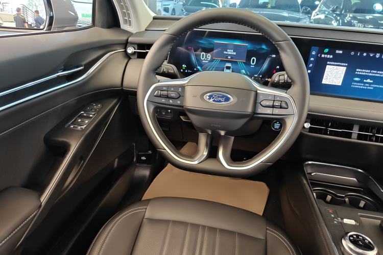 Used Ford Mondeo 2025 2.0T EcoBoost Luxury Version
