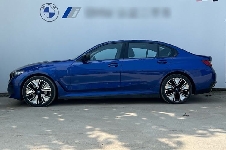 Used BMW i3 2023 eDrive 40 L Midnight Sports Package
