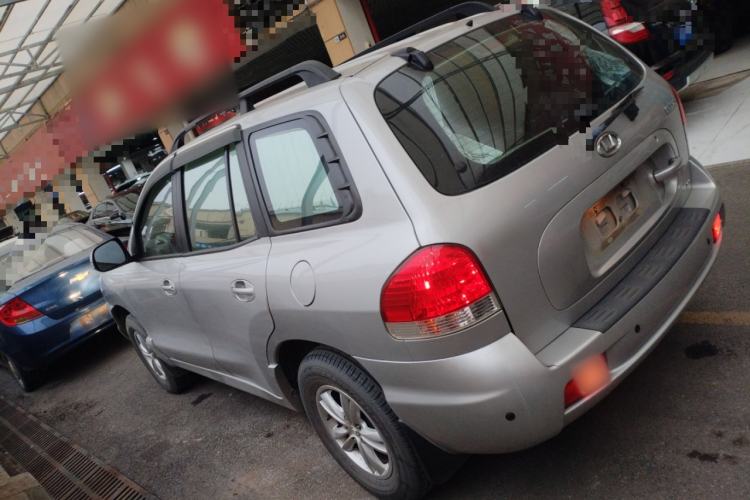 Used Huatai Santa Fe Classic 2015 2.0L Gasoline Manual Transmission Two-Wheel Drive Standard Version