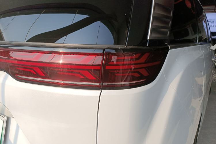 Used Denza D9 2024 DM-i 980 Four-Wheel Drive Prestige Model
