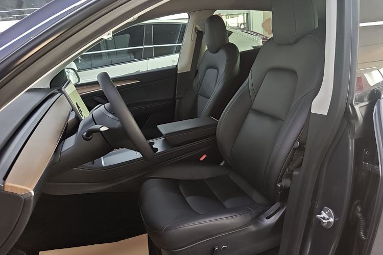 Used Tesla Model Y 2021 Long-Range All-Wheel-Drive Version 3D7