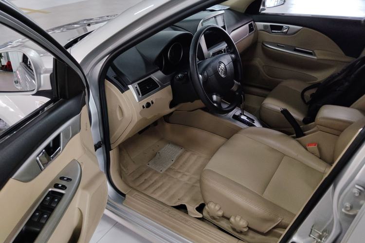 Used Buick Excelle 2013 1.5L Automatic Classic Model
