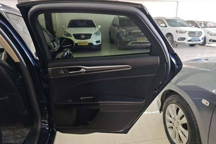 Used Ford Mondeo 2017 EcoBoost 200 Stylish Model
