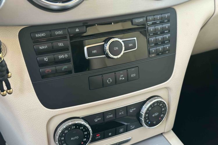 Used Mercedes-Benz GLK-Class 2015 GLK 260 4MATIC Dynamic Edition Ultimate Version
