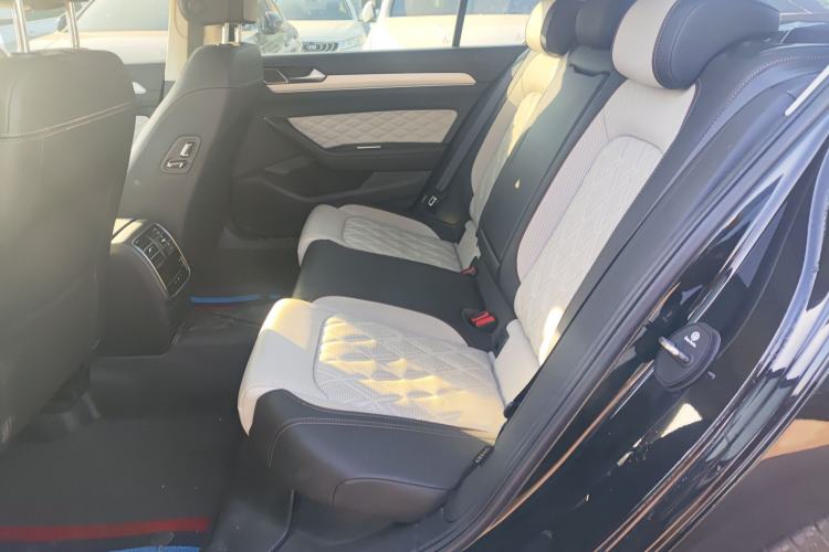 Used Volkswagen Magotan 2023 2 Million Units Commemorative Edition 330TSI DSG Luxury Version
