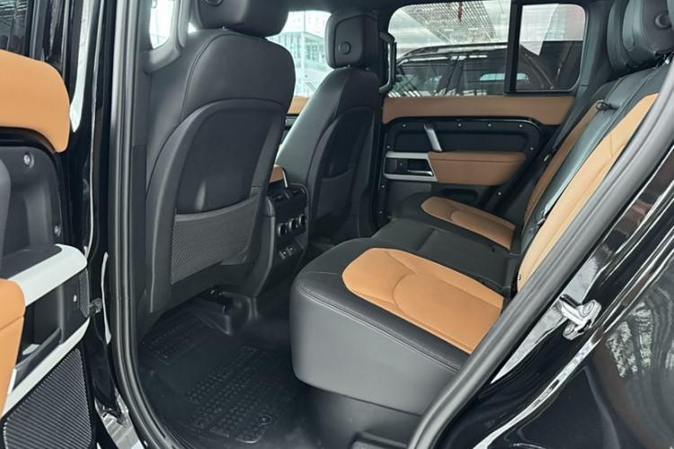 Used Land Rover Defender 2023 Facelift 110 3.0T P400 X-DYNAMIC HSE
