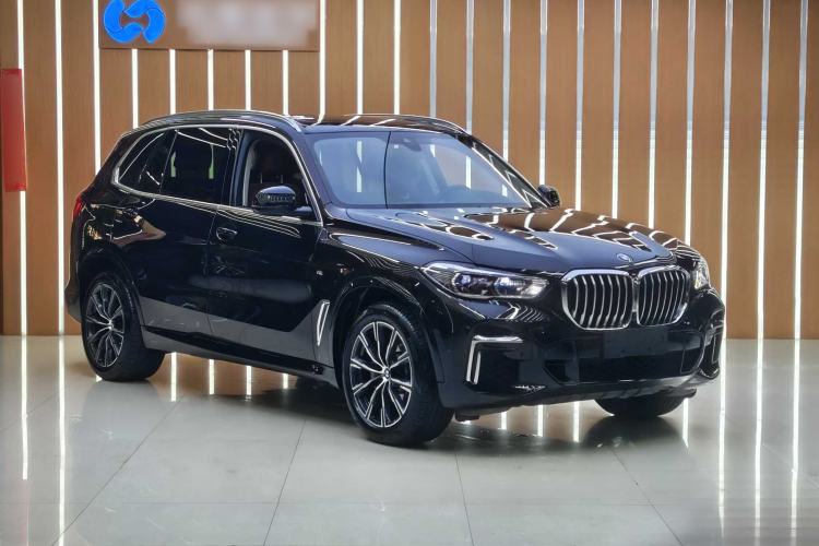 Used BMW X5 2022 xDrive 30Li Luxury M Sport Package
