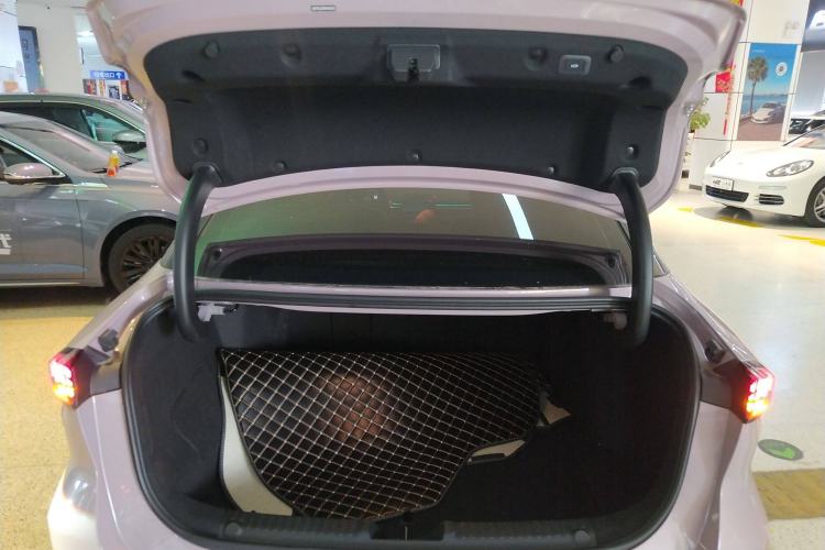 Used  L6 2024 125km Creative Edition
