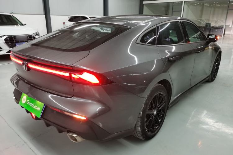 Used Changan UNI-V 2022 1.5T Prestige Version
