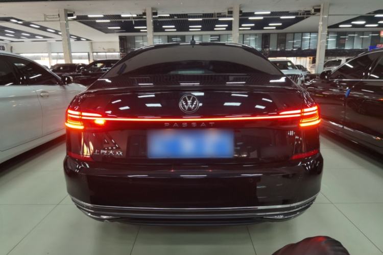 Used Volkswagen Passat 2025 Premium Version 380TSI Dragon Edition
