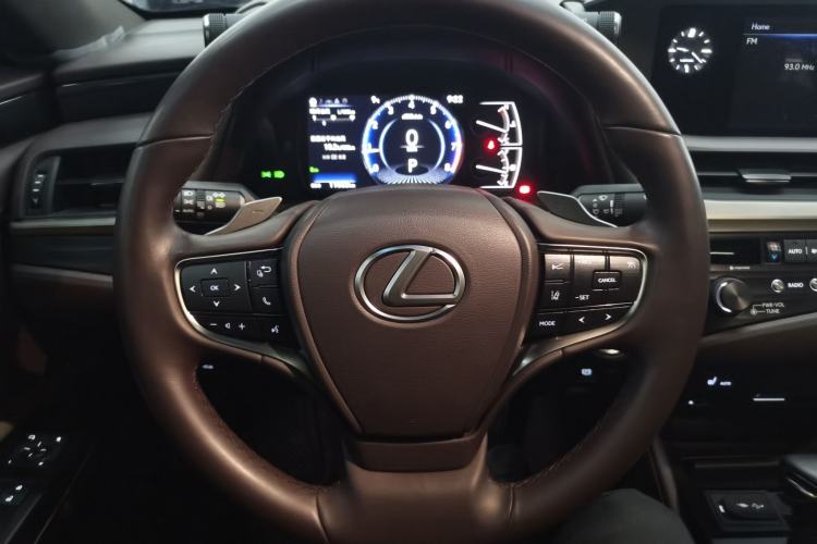 Used Lexus ES 2020 200 Excellence Edition
