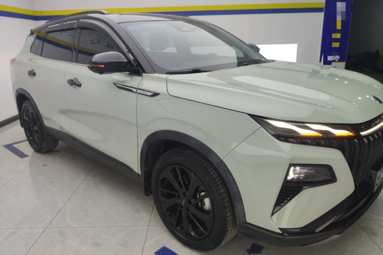 Used Dongfeng Aeolus Huge 2022 Mach Dual-Motor 1.5T MHD Dare-to-Dream Edition
