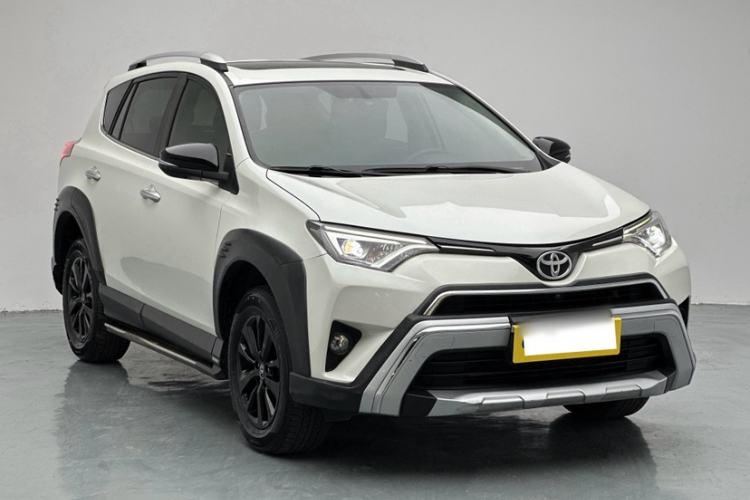 Used Toyota RAV4 2019 2.0L CVT Two-Wheel Drive Fashion X Limited Edition China V Standard

