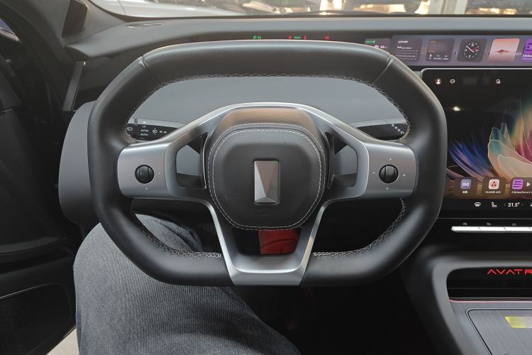 Used  12 2025 Ultra Extended-Range Edition
