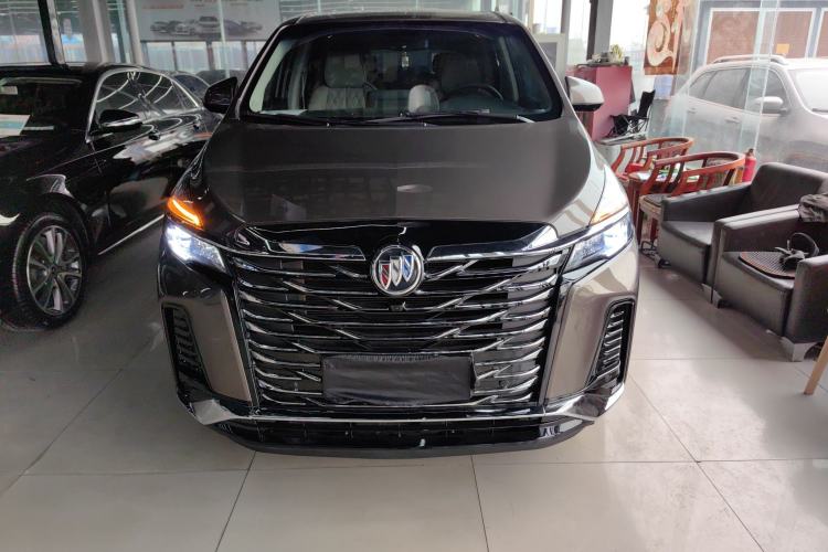 Used Buick GL8 2022 Land Cruiser Executive Class 652T Comfort Model
