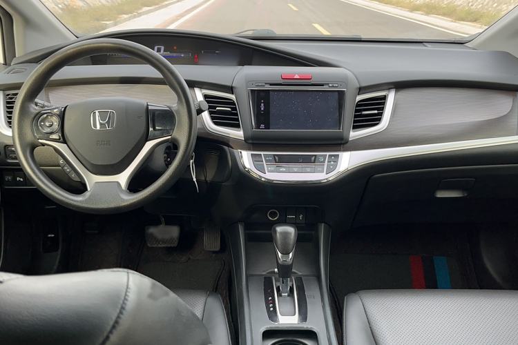 Used Honda Jade 2013 1.8L automatic Comfort version 5 seats
