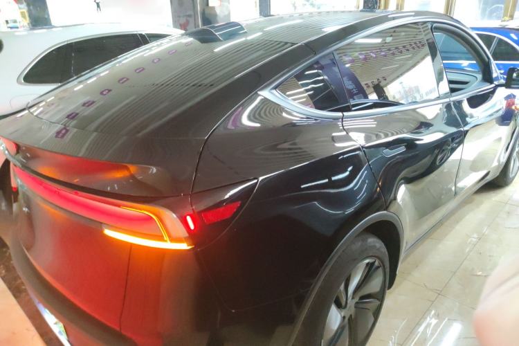 Used Tesla Model Y 2025 Rear-Wheel-Drive Version