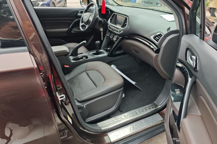 Used GAC Trumpchi GS4 2015 200T Manual Luxury Edition
