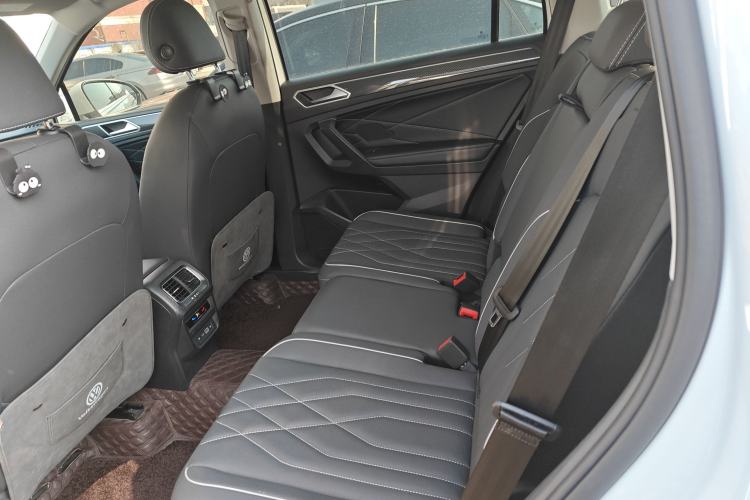 Used Volkswagen Tiguan L 2023 330TSI Automatic Two-Wheel Drive R-Line Enjoyment Edition