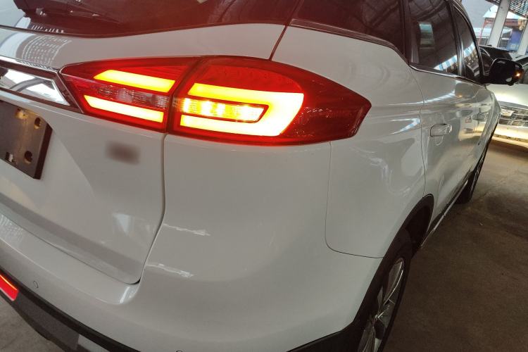 Used Geely Auto Emgrand X7 Sport 2016 1.8TD Automatic ZhiZun Version
