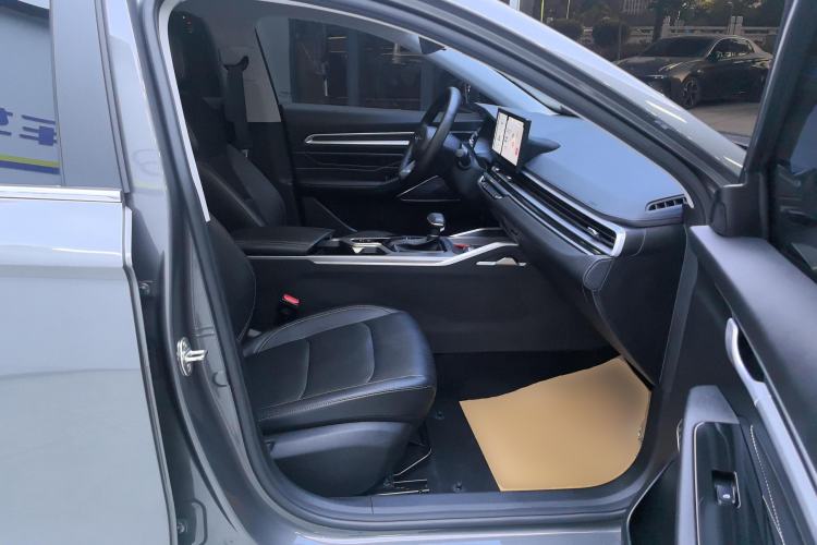 Used Geely Auto Emgrand 2023 4th Generation Champion Edition 1.5L CVT Prestige Model
