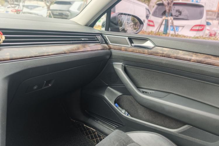 Used Volkswagen Magotan 2018 330TSI DSG Luxury Model
