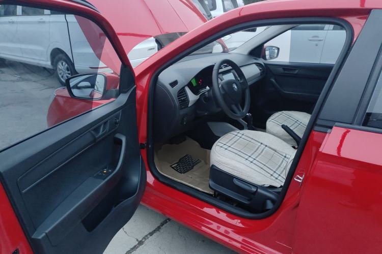 Used Skoda Fabia 2015 1.4L Automatic Front-Drive Model