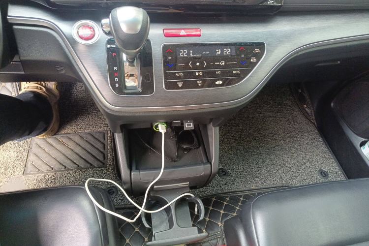 Used Honda Elysion 2016 2.4L Comfort Edition
