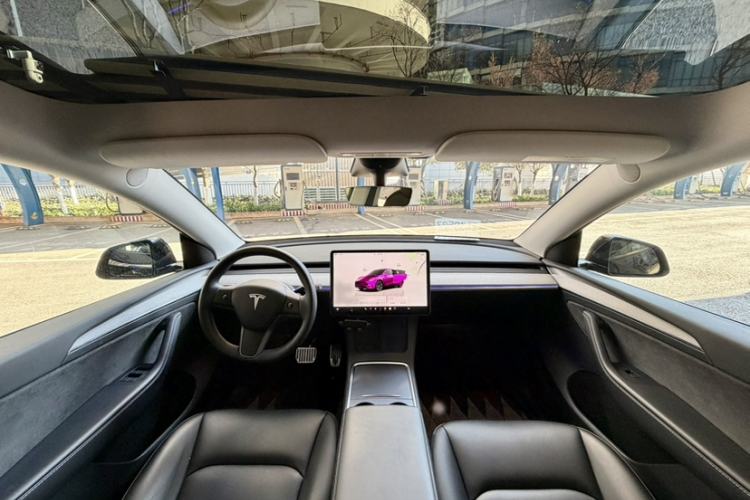 Used Tesla Model Y 2023 Rear-Wheel-Drive Version
