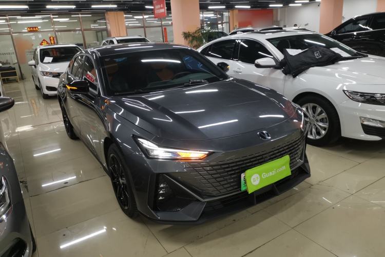 Used Changan UNI-V iDD 2023 ZhiDian iDD 1.5T 113km Smart & Fun Version
