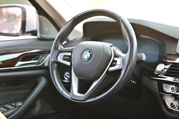 Used BMW 5 Series 2019 525Li Luxury Package
