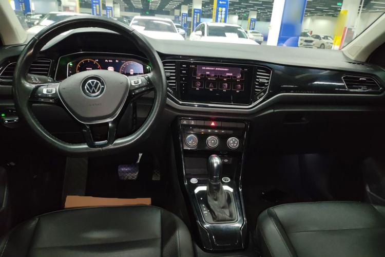 Used Volkswagen T-ROC 2021 280TSI DSG Two-Wheel Drive Comfort Connect Edition