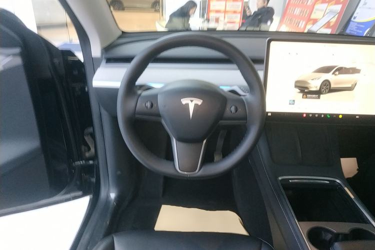 Used Tesla Model Y 2023 Rear-Wheel-Drive Version
