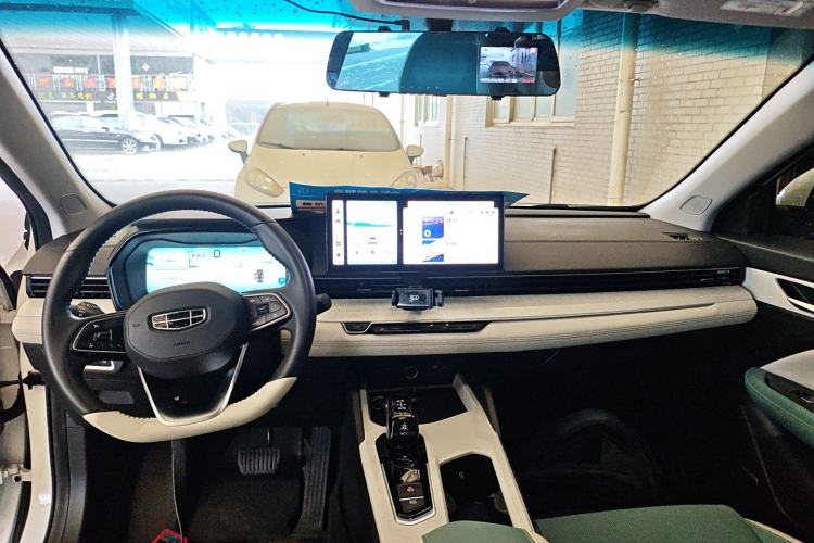 Used Geely Auto Emgrand L HiP 2022 1.5TD-DHT Pro 100KM Super Swift
