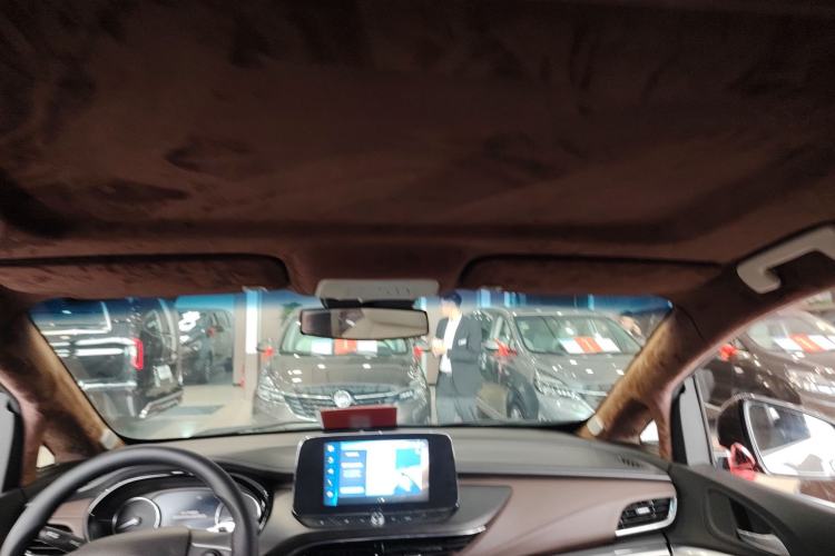 Used Buick GL8 2022 Land Cruiser Executive Class 652T Comfort Model
