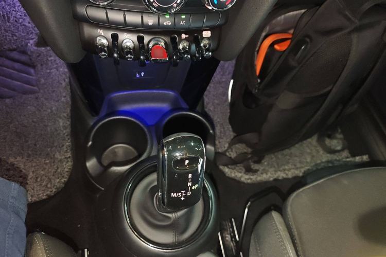 Used  MINI 2018 1.5T COOPER Classic Edition